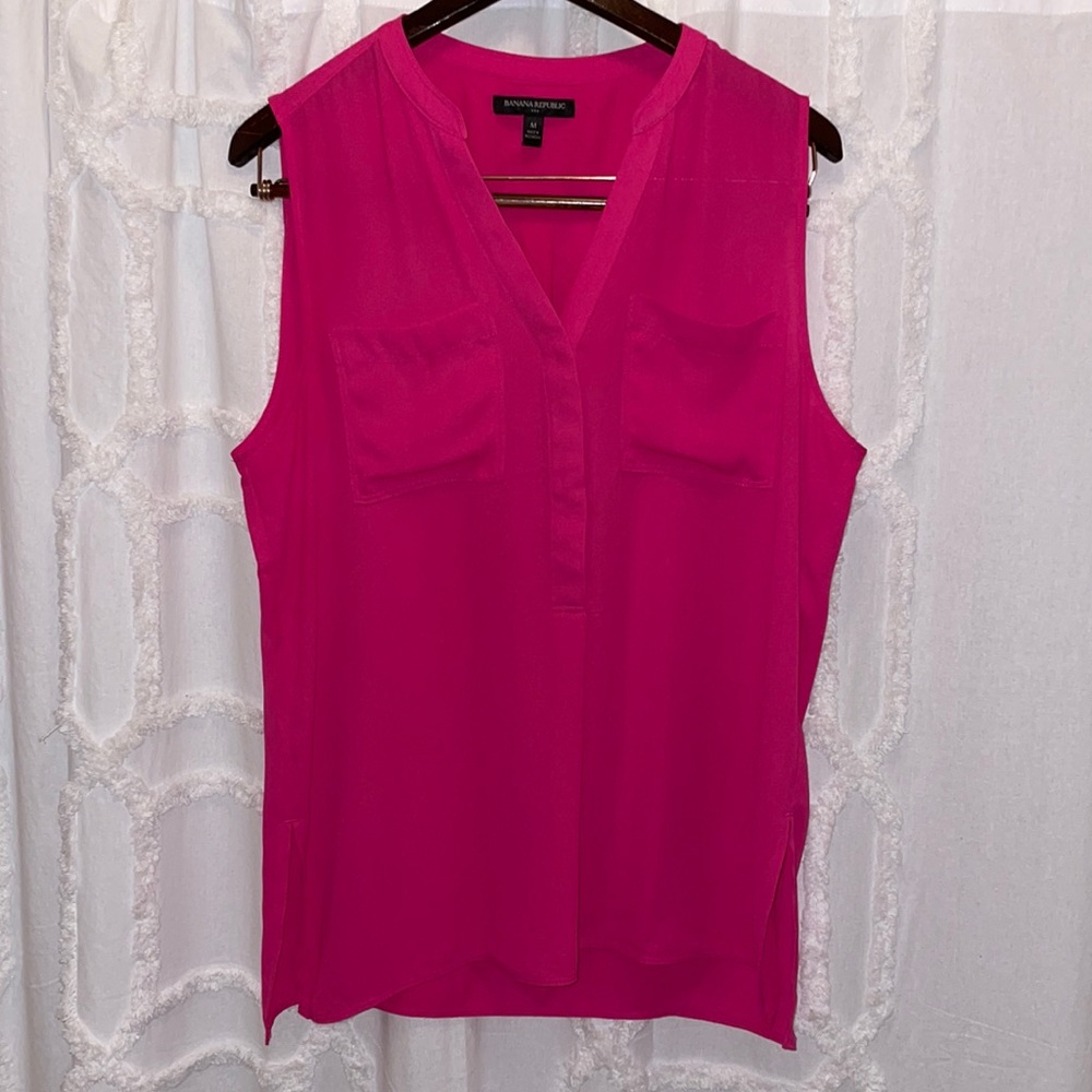 Banana Republic Fuchsia Sleeveless V-Neck Tank Top
